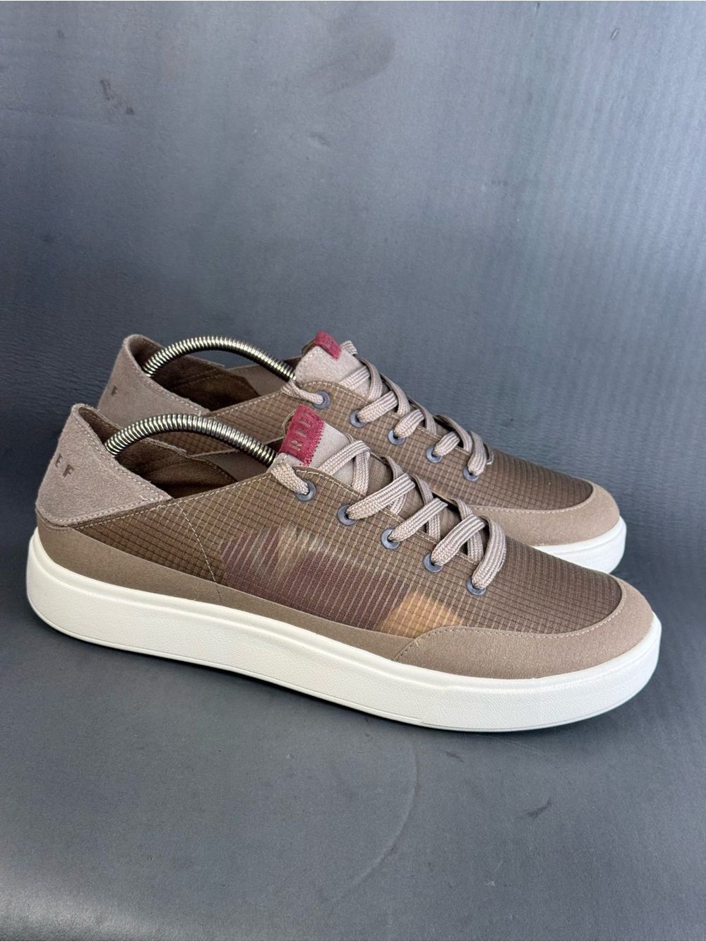 Reef Mens Navigator Fossil Maroon sneaker shoes size 12 new